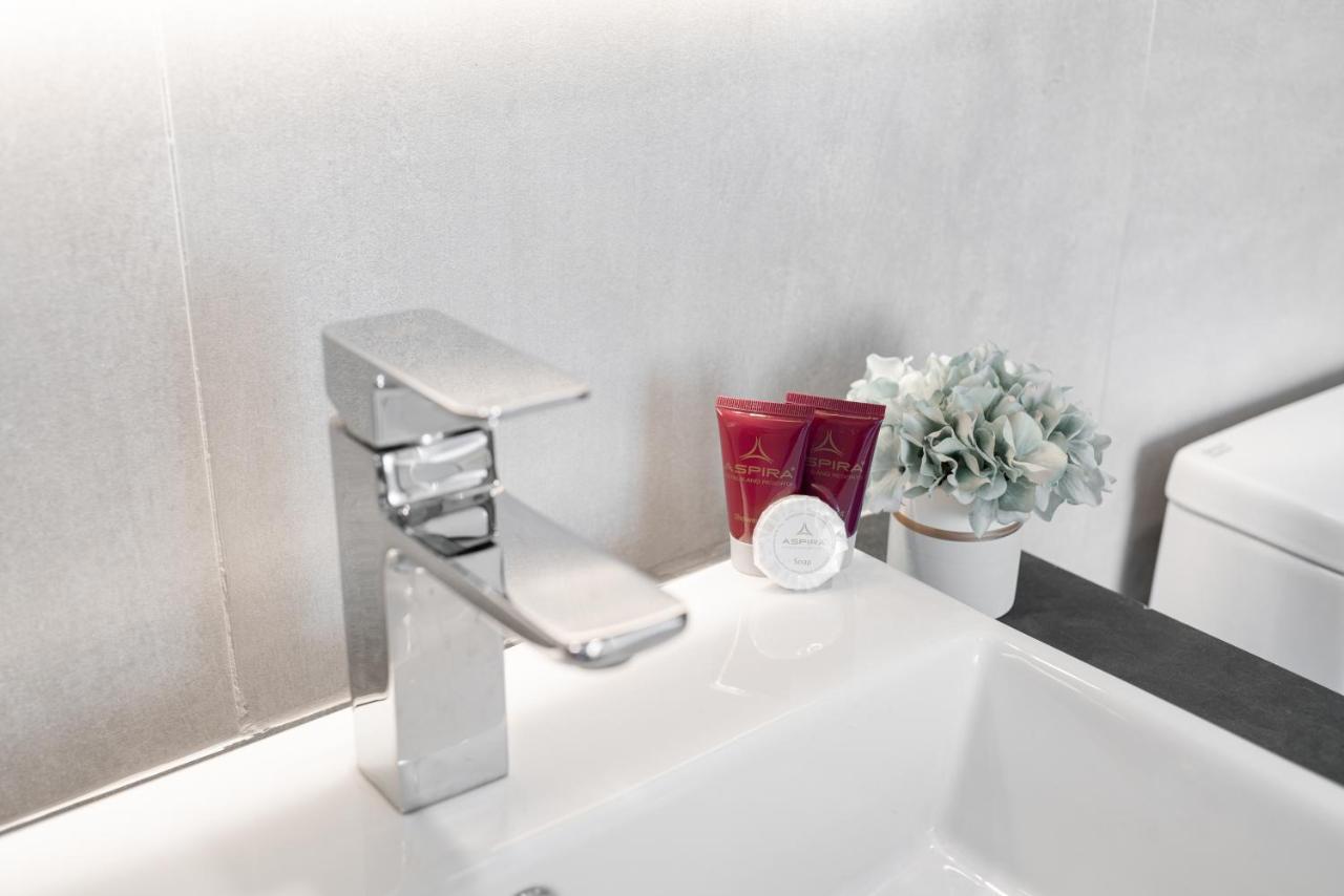 Aspira Gems Center Silom Hotel Bangkok Room photo